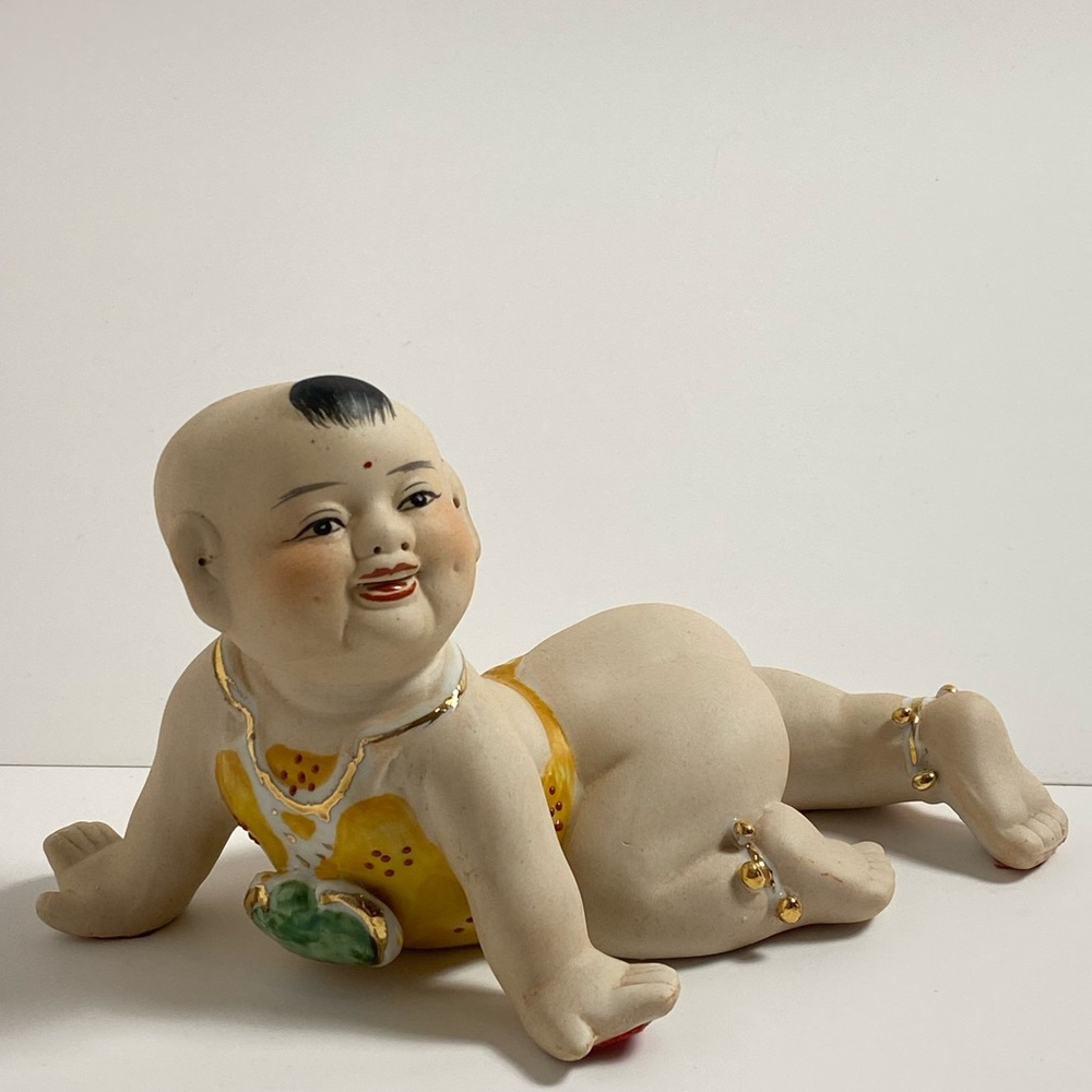 VINTAGE ASIAN Chinese PIANO BABY PORCELAIN FIGURINE HAND PAINTED Bisque Crawling